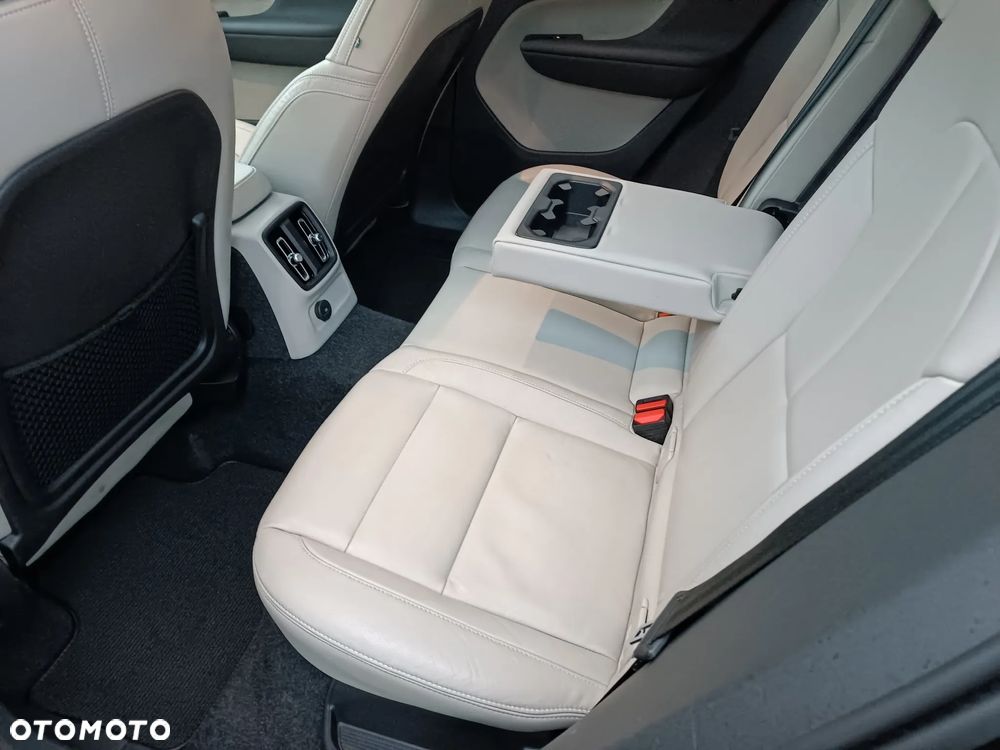 Volvo XC 40 T5 Plug-In Hybrid Inscription - 11