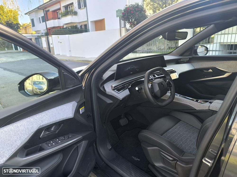 Peugeot 3008 1.2 Hybrid Allure e-DCS6 - 18