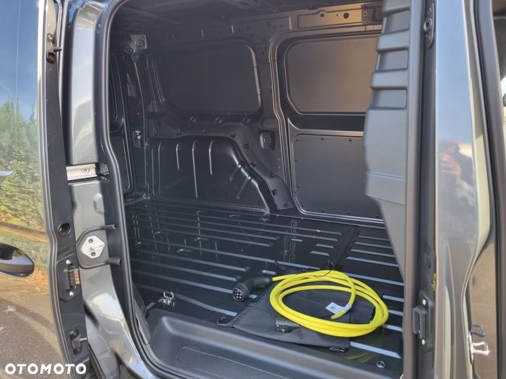 Ford Transit Connect - 8