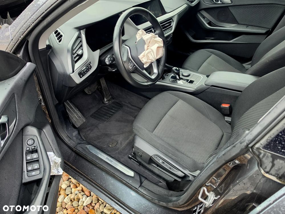 BMW Seria 2 216d - 14