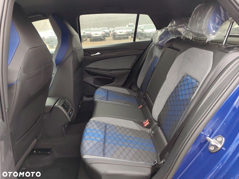 Volkswagen Golf - 27