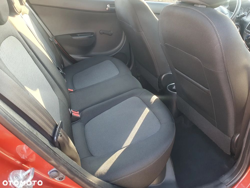 Hyundai i20 1.1 CRDi Trend - 9