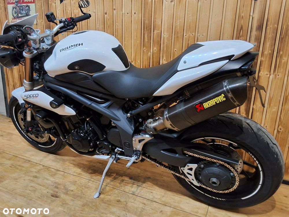 Triumph Street Triple - 12