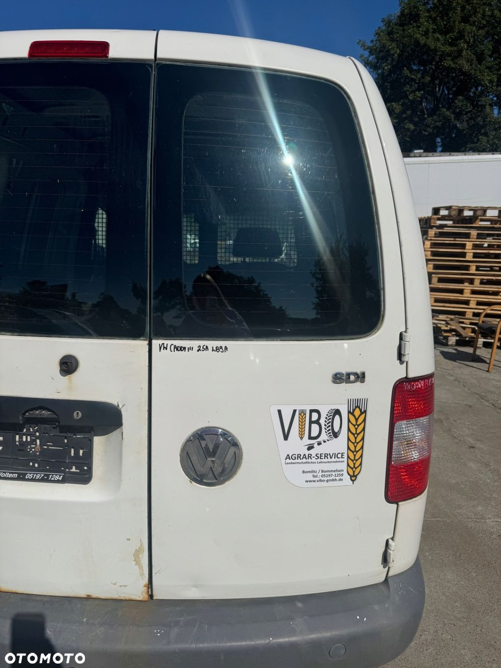 VW CADDY III PRAWE SKRZYDŁO KLAPY BAGAŻNIKA DRZWI BAGAŻNIKA LB9A - 2