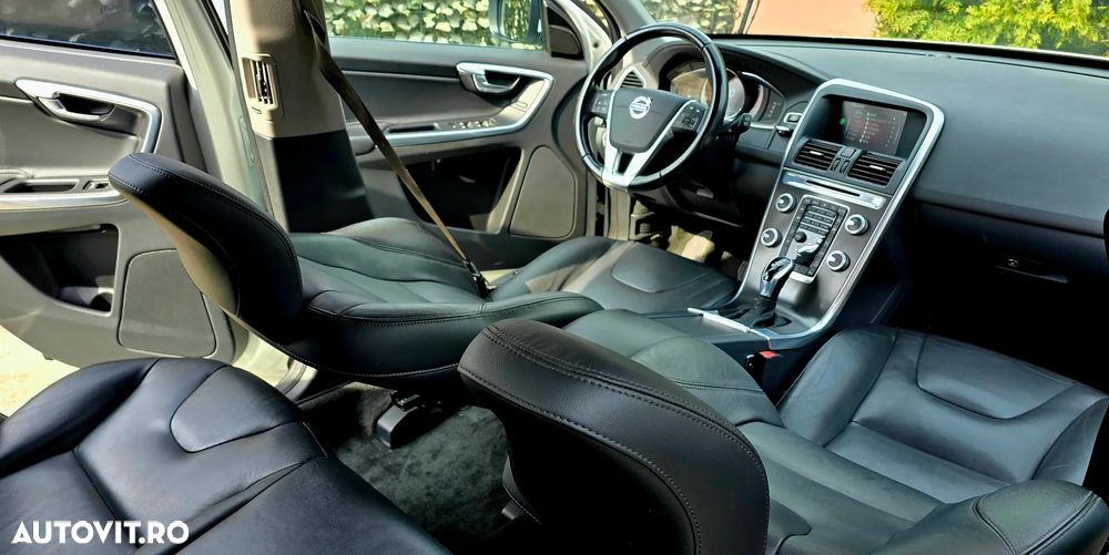 Volvo XC 60 D5 AWD Geartronic Summum - 21