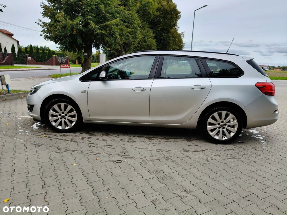 Opel Astra 1.4 T Essentia - 11