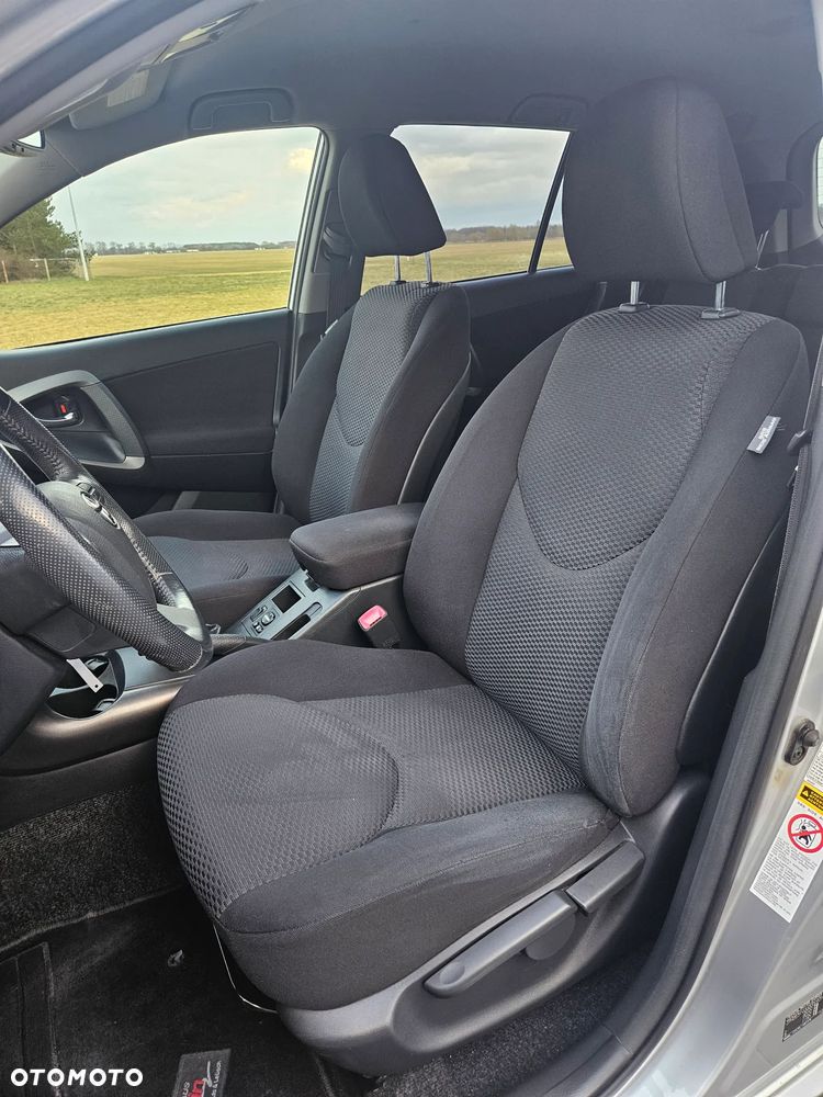 Toyota RAV4 2.0 VVT-i Sol - 7