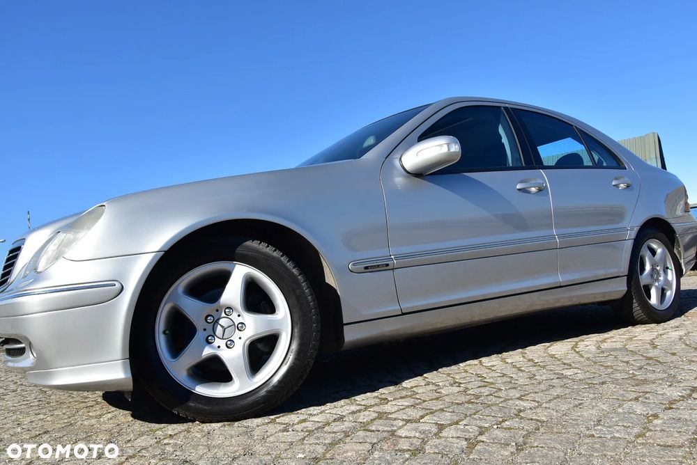 Mercedes-Benz Klasa C 180 Kompressor Automatik Avantgarde - 36