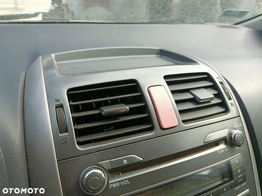 TOYOTA AURIS I 06-09 2007 r. kratki nawiewu środkowe * - 2