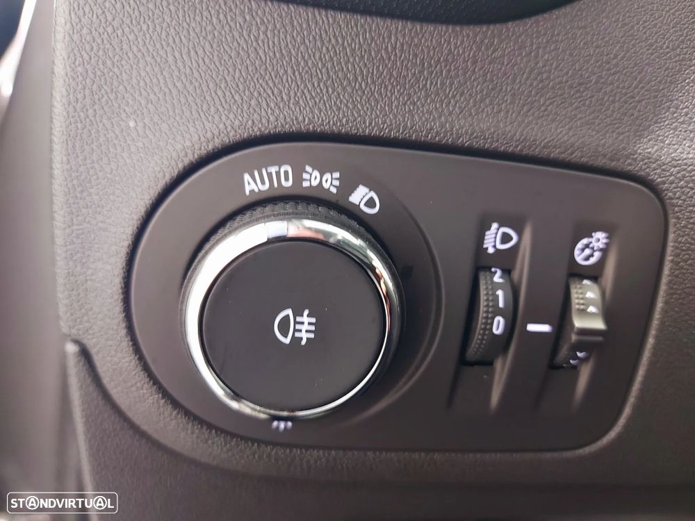 Opel Crossland X - 30