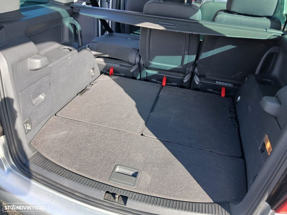 VW Touran 2.0 TDI Trendline 7L - 13