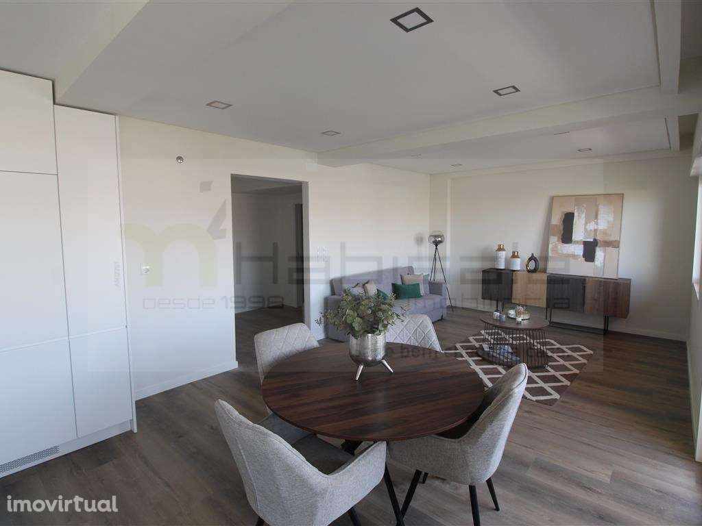 Onde o Design Encontra o Conforto: Exclusivo T3 com Varanda de 8m² - Grande imagem: 2/20