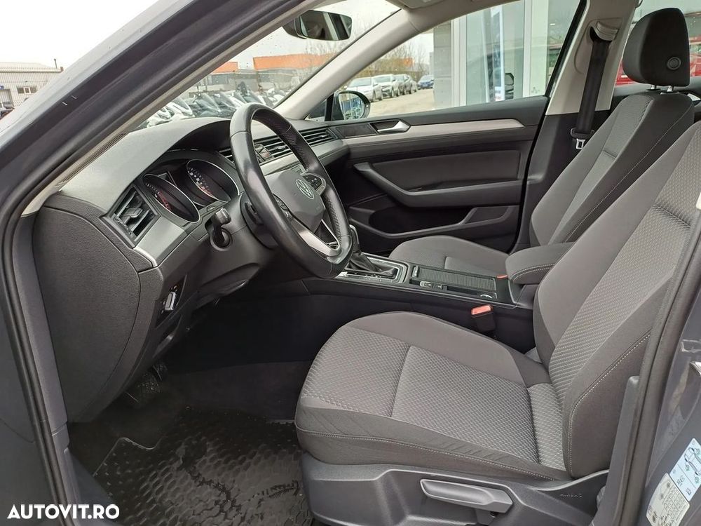 Volkswagen Passat - 12