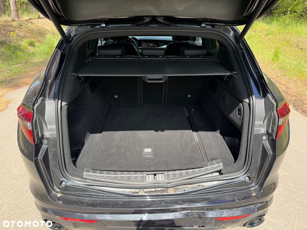 Alfa Romeo Stelvio - 23
