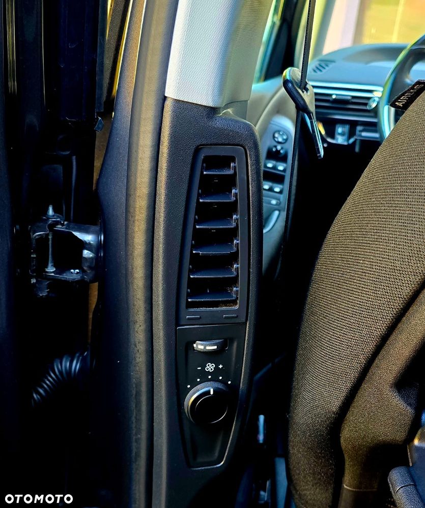 Citroën C4 Grand Picasso BlueHDi 120 EAT6 Exclusive - 33
