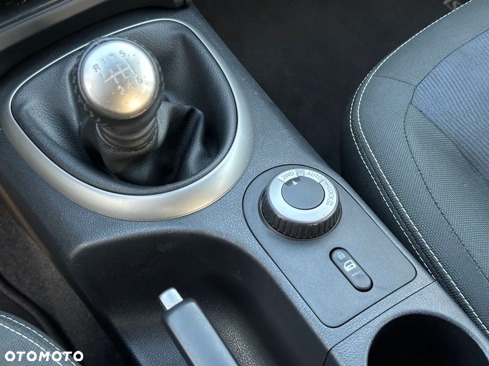 Nissan Qashqai 2.0 4 x 4 tekna - 13