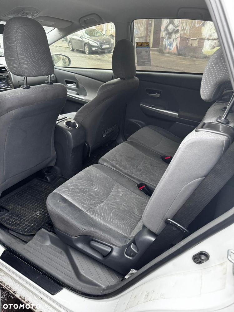 Toyota Prius (Hybrid) - 11