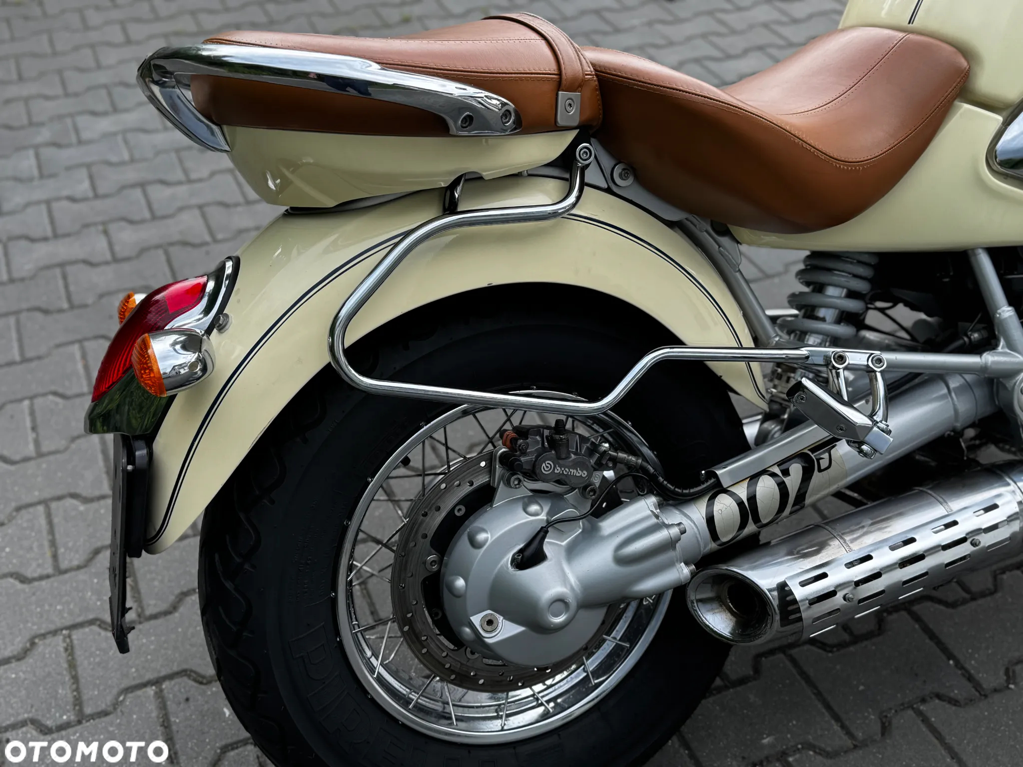 BMW R - 26