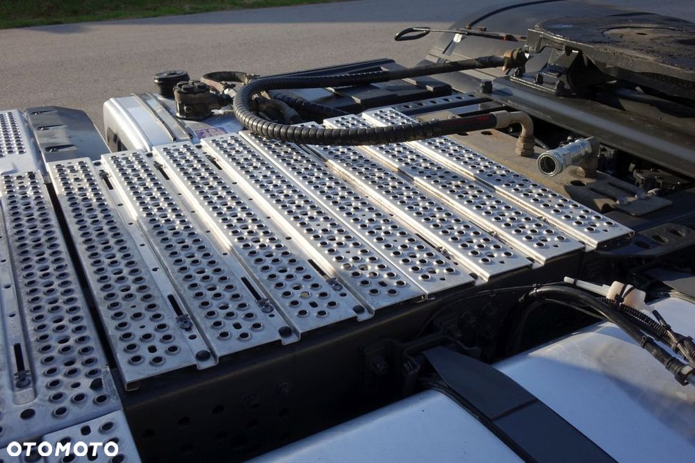 Mercedes-Benz ACTROS 1848 / EURO 6 / STANDARD / AUTOMAT / RETARDER / HYDRAULIKA / LODÓWKA / NAWIGACJA GPS - 17