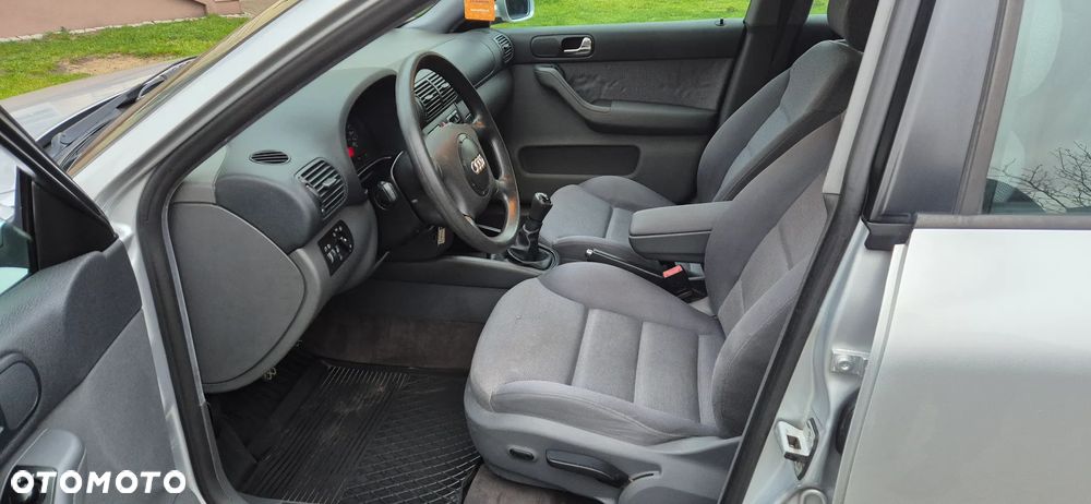 Audi A3 Sportback 1.6 Ambiente - 10