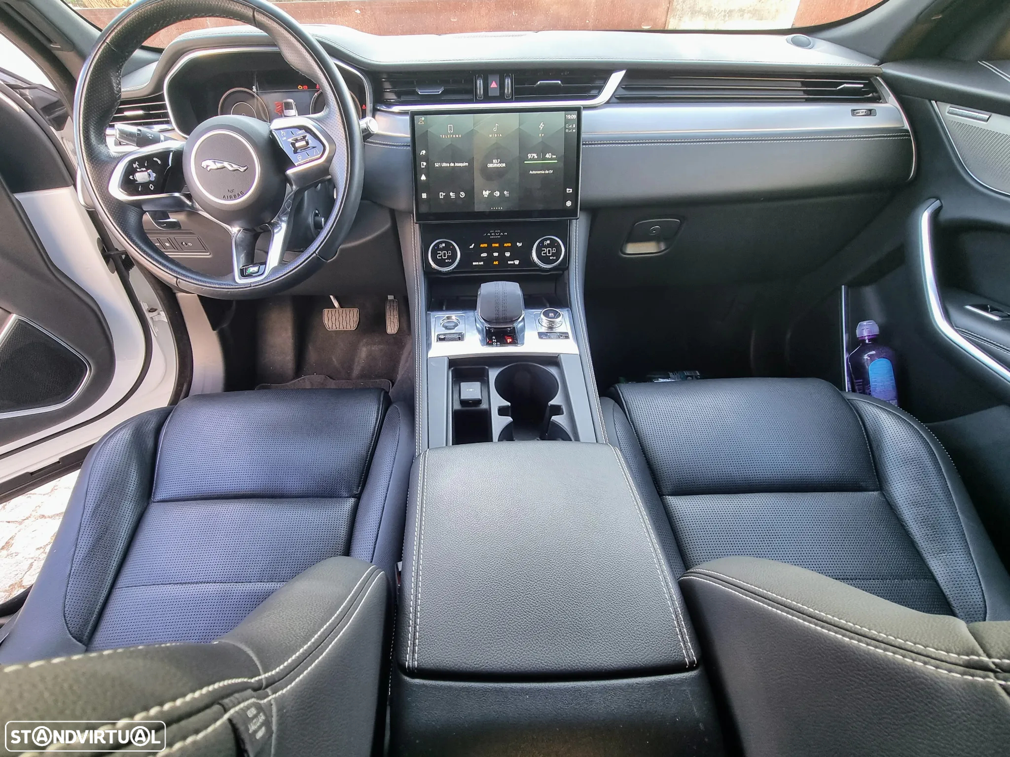Jaguar F-Pace 2.0 P400e AWD R-Dynamic Black - 19