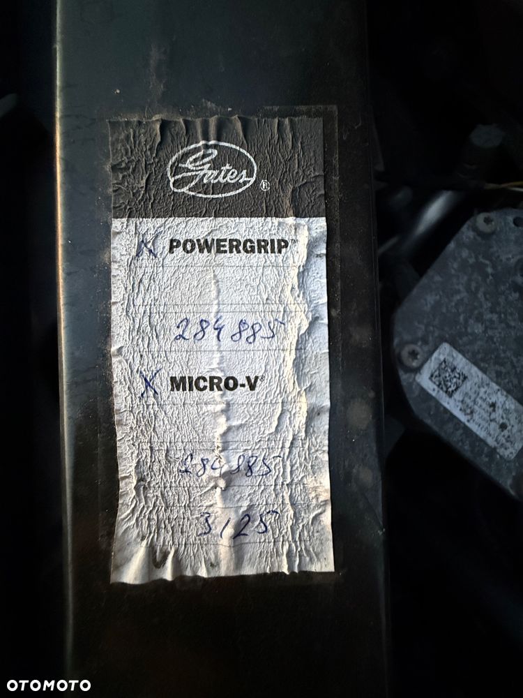 Volkswagen Touran 2.0 TDI SCR DSG Highline - 37