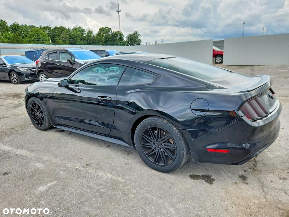 Ford Mustang - 3