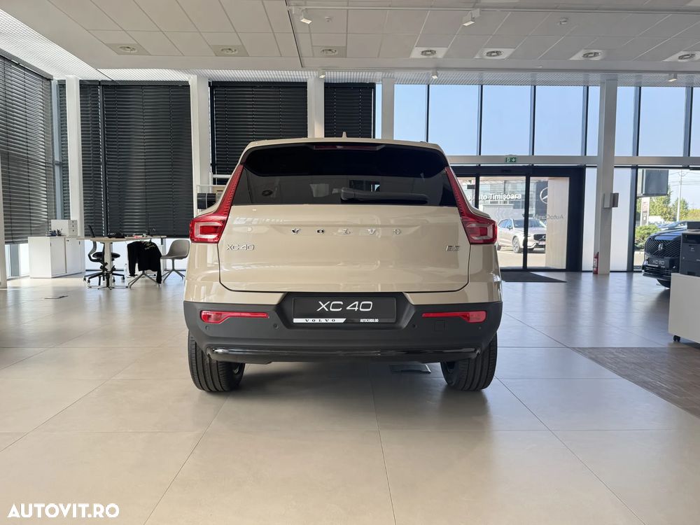 Volvo XC 40 B3 AT FWD MHEV Plus Dark - 5