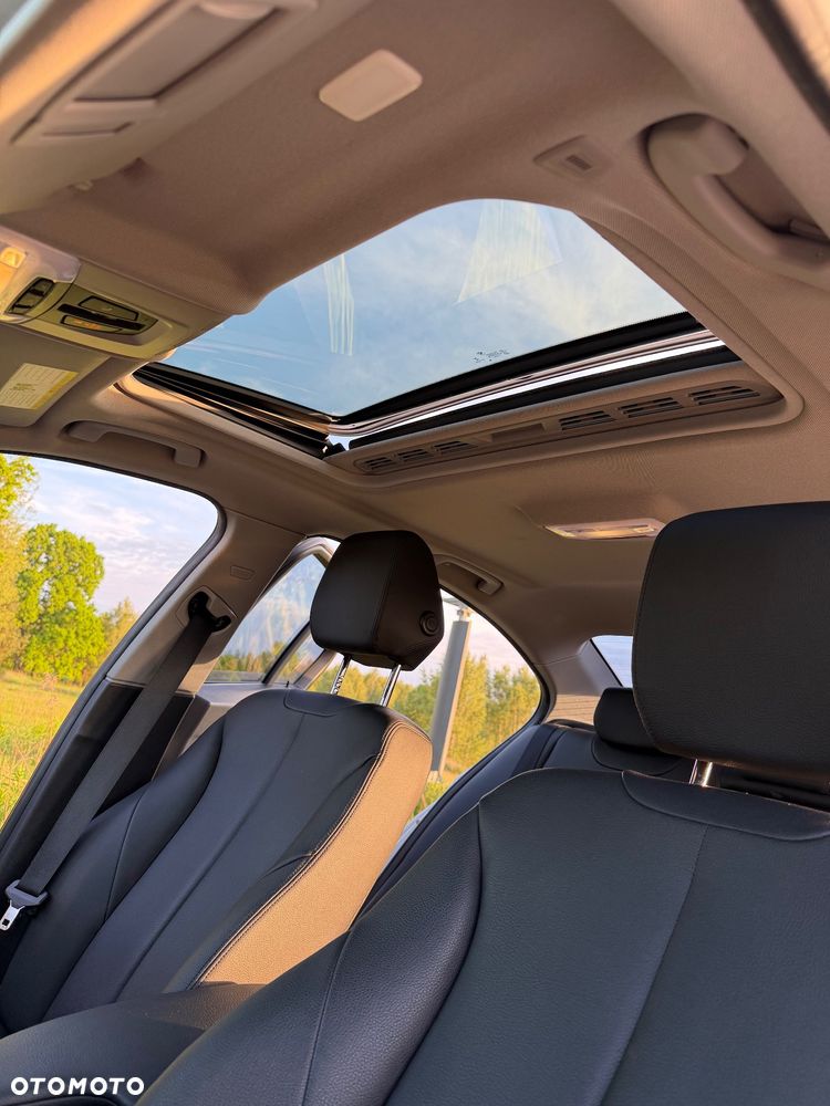BMW Seria 3 320i - 12