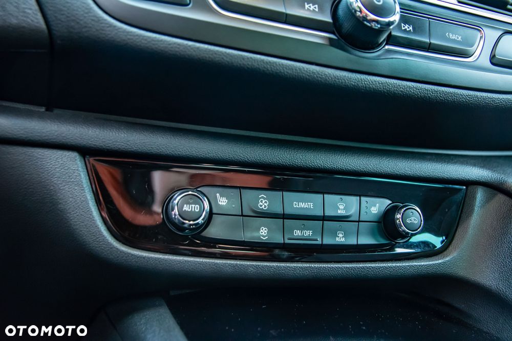 Opel Insignia 2.0 CDTI 4x4 Innovation S&S - 10