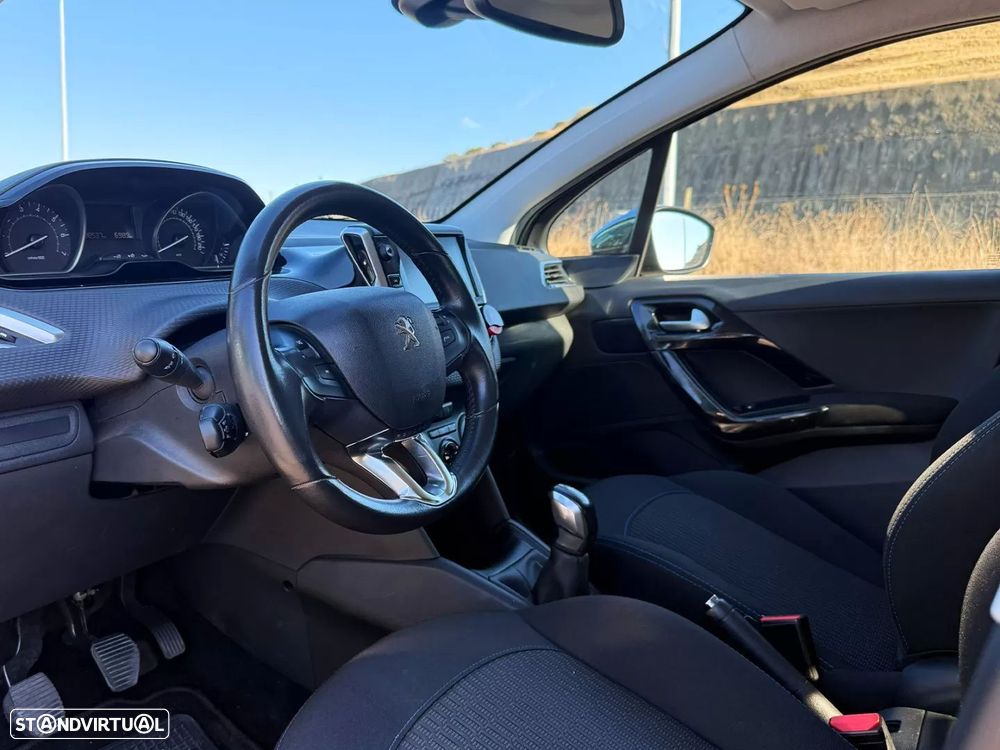 Peugeot 208 1.2 PureTech Style - 5