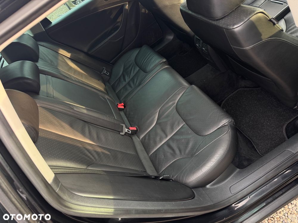 Volkswagen Passat 2.0 TDI DPF 4Motion Highline - 25