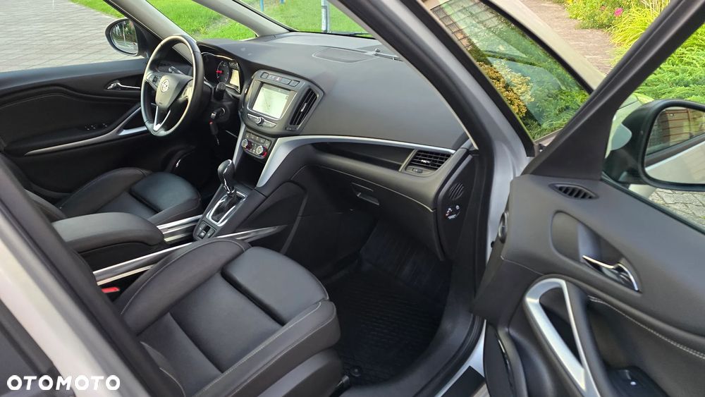 Opel Zafira - 11