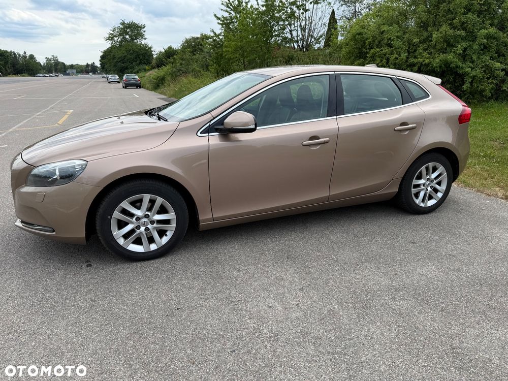 Volvo V40 D2 Momentum - 8
