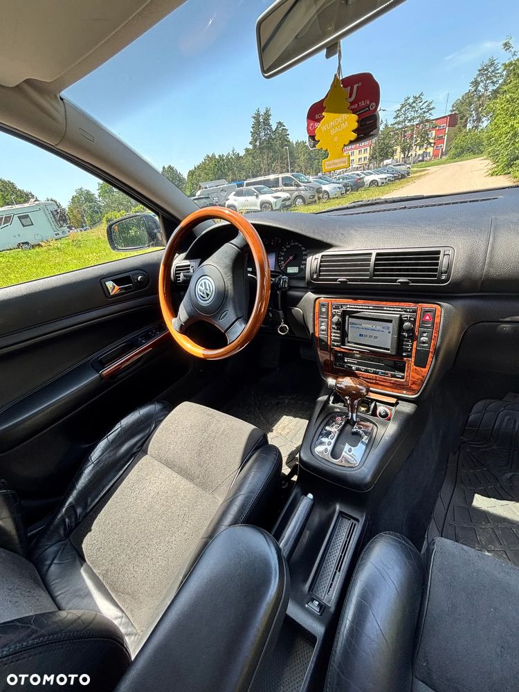 Volkswagen Passat - 16