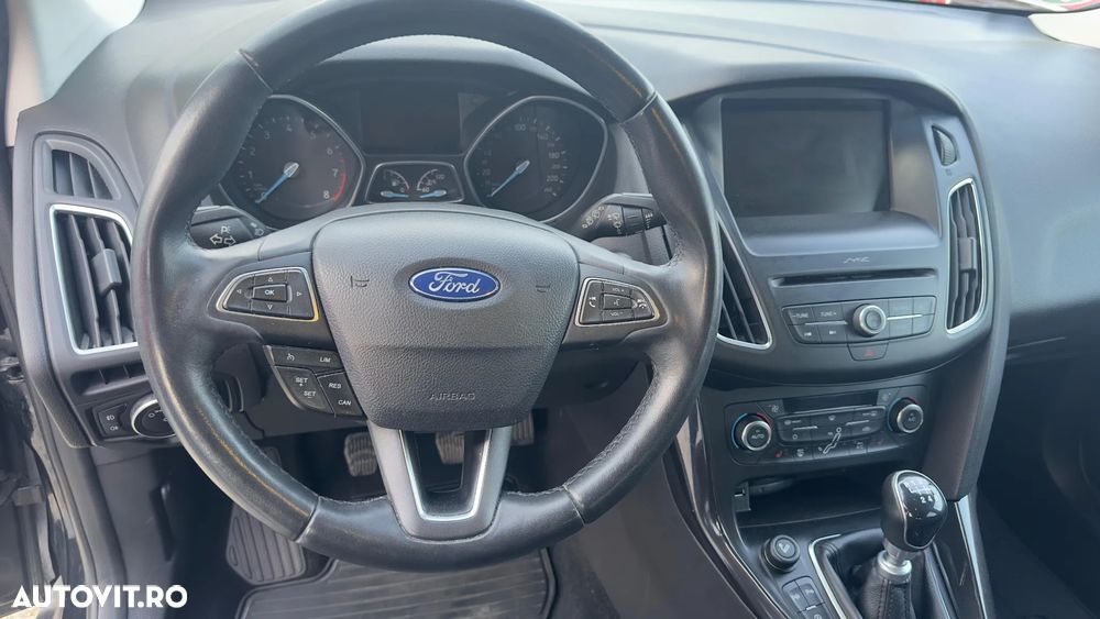 Ford Focus 1.0 EcoBoost Start-Stopp-System TITANIUM - 14