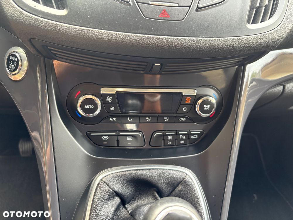 Ford Kuga 2.0 TDCi 2x4 Titanium - 15