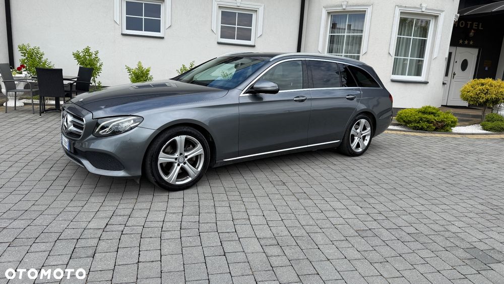 Mercedes-Benz Klasa E 220 d 4Matic 9G-TRONIC - 26