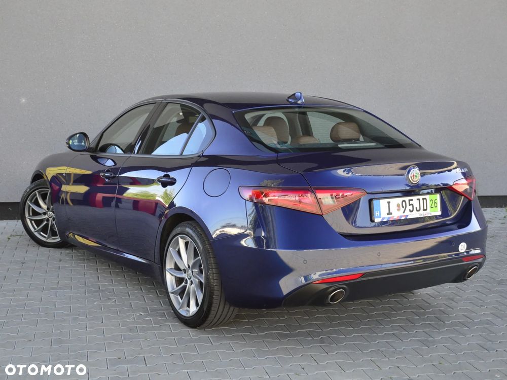 Alfa Romeo Giulia - 4