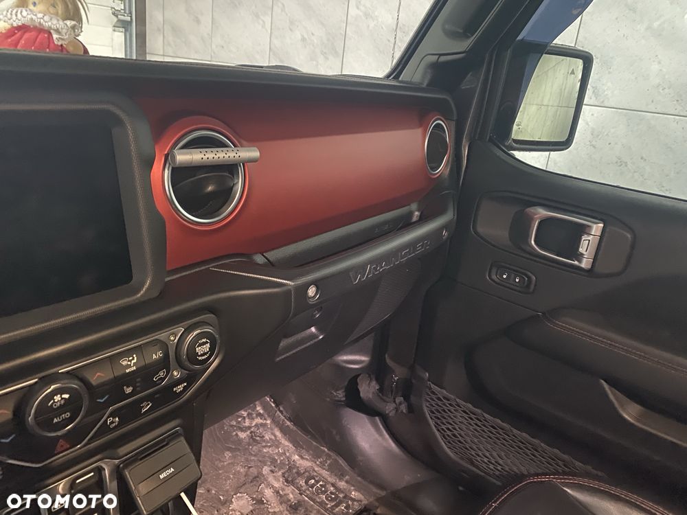 Jeep Wrangler - 6