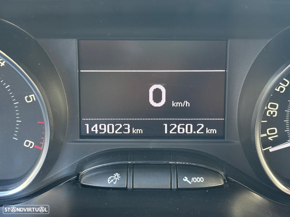 Peugeot 2008 - 18