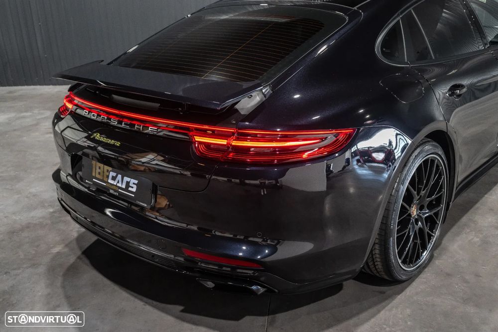 Porsche Panamera 4 E-Hybrid Platinum Edition - 53