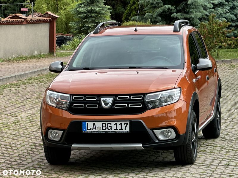 Dacia Sandero Stepway TCe 90 (S&S) Celebration - 2