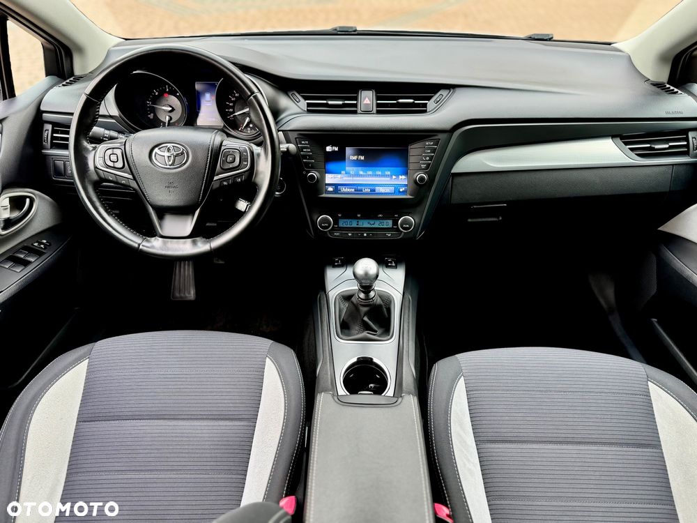 Toyota Avensis - 14