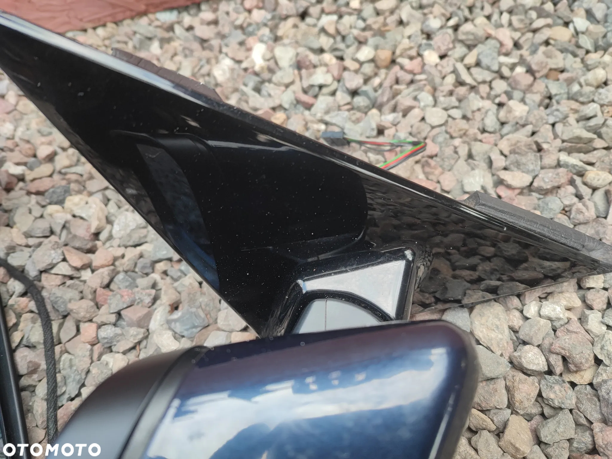BMW E46 SEDAN / TOURING ORYGINALNE LUSTERKO LEWE / PRAWE ZEWNĘTRZNE EUROPA Z WERSJI SCHADOW-LINE ( CZARNY GŁĘBOKI POŁYSK ) W KOLORZE ORIENTBLAU Metallic 317/5 NA KOSTKĘ 5 PIN O NR. 51 16 7 890 828 / 51 16 7 890 825 OEM W BARDZO DOBRYM STANIE - 12