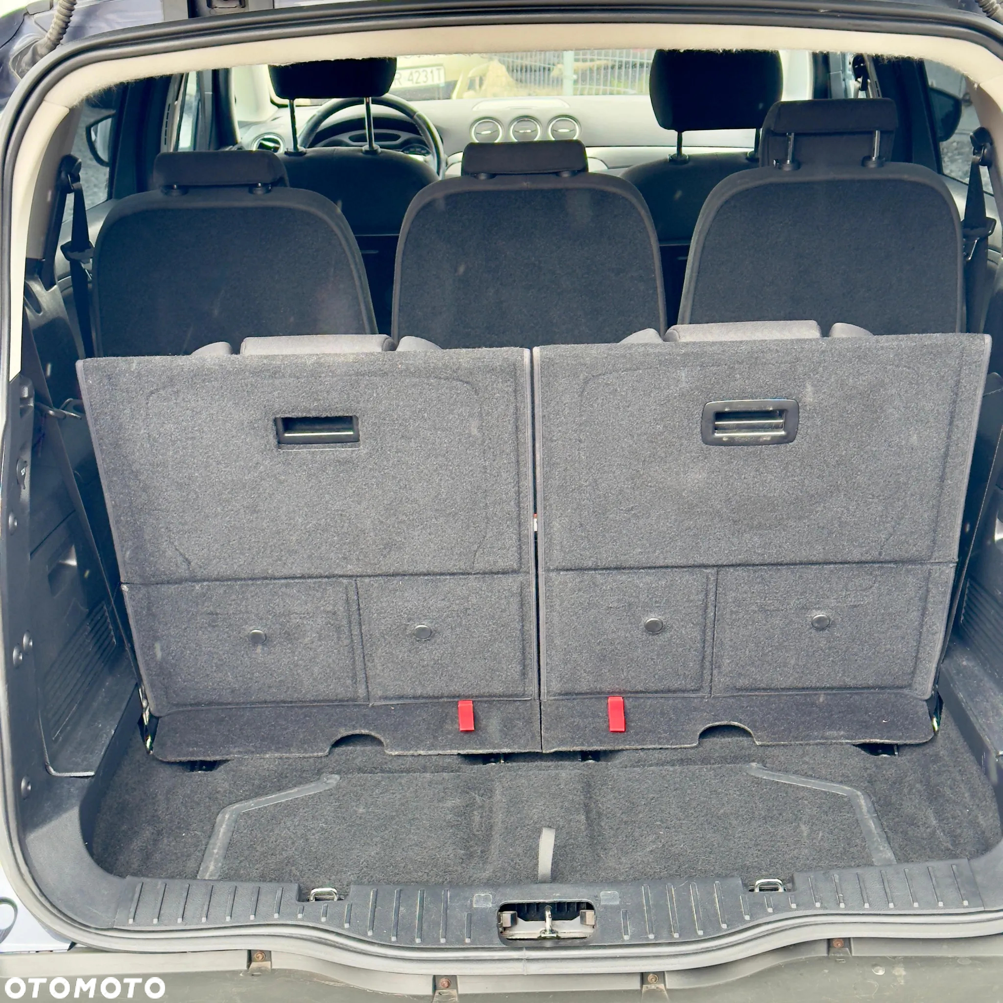 Ford S-Max - 36