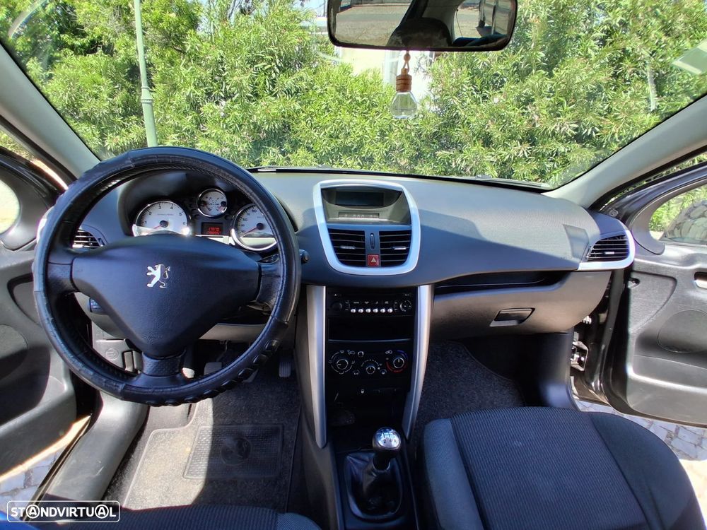 Peugeot 207 - 7
