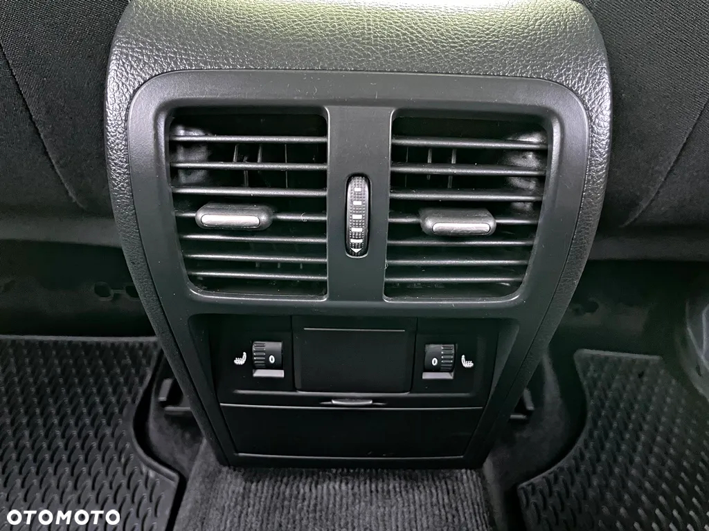 Volkswagen Passat Alltrack 2.0 TDI BlueMotion Technology - 30