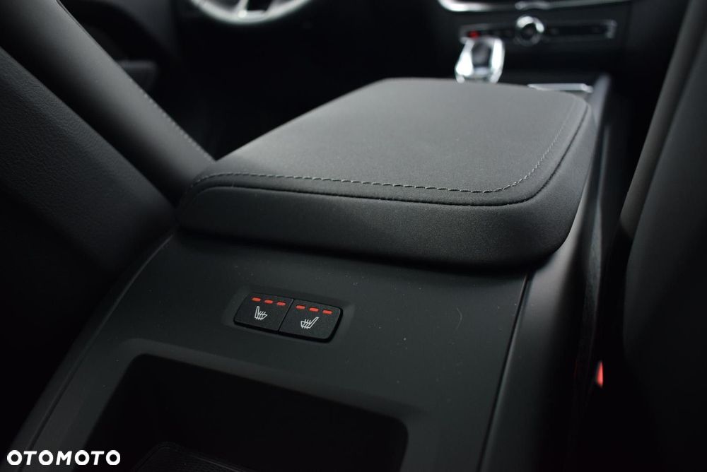 Volvo XC 60 - 30