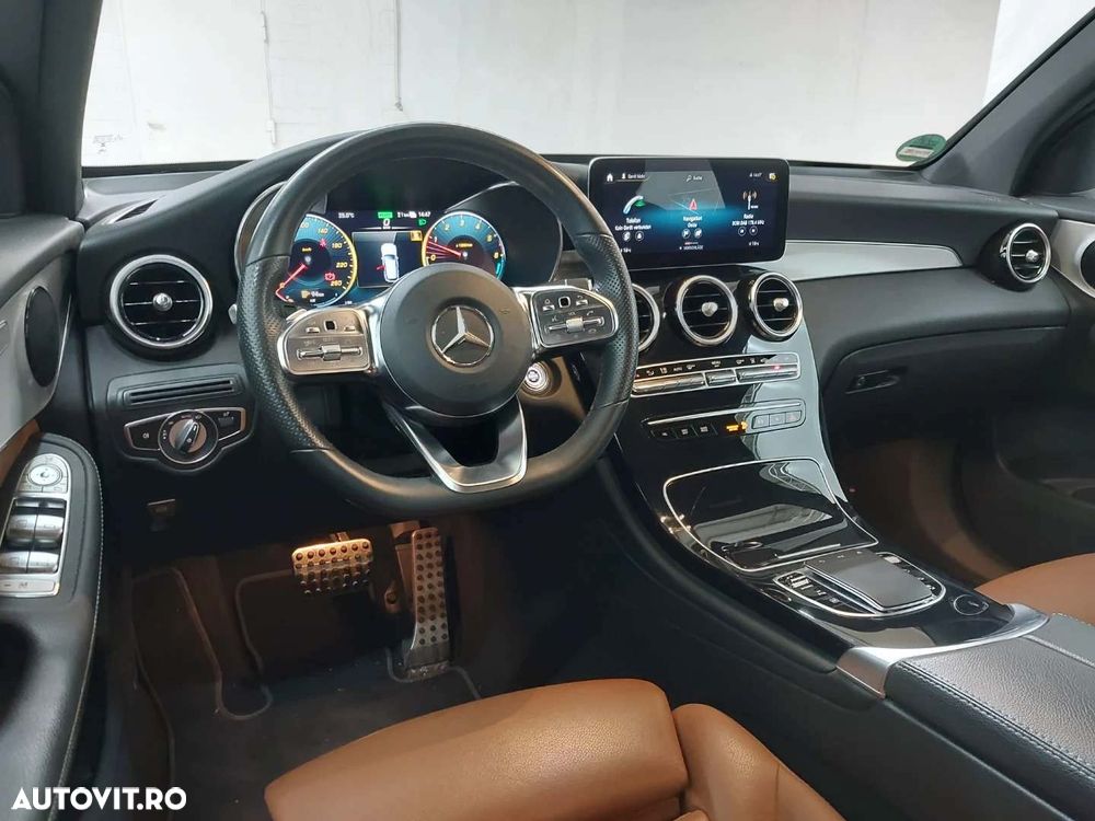 Mercedes-Benz GLC 300 de 4Matic 9G-TRONIC AMG Line - 32